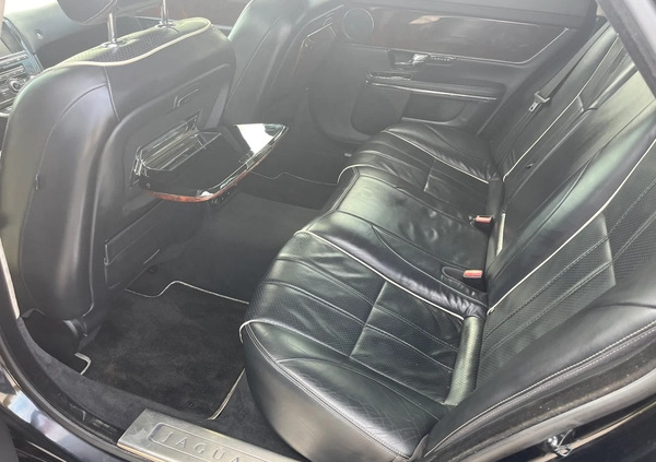 Jaguar XJ cena 45999 przebieg: 150000, rok produkcji 2011 z Warszawa małe 352